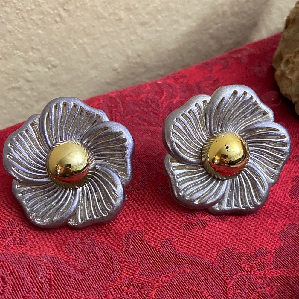 Vintage 70s Lucite Gold & Purple Flower ClipOn Earrings
